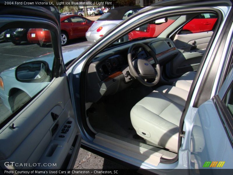 Light Ice Blue Metallic / Light Flint 2004 Ford Crown Victoria LX