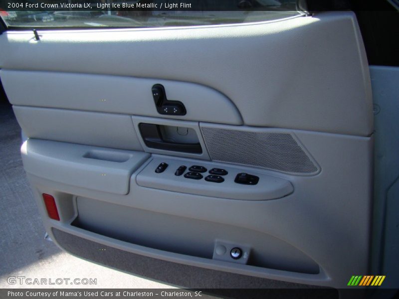Light Ice Blue Metallic / Light Flint 2004 Ford Crown Victoria LX