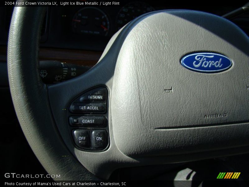 Light Ice Blue Metallic / Light Flint 2004 Ford Crown Victoria LX