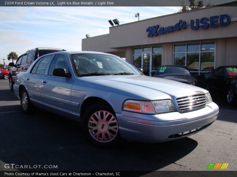 Light Ice Blue Metallic / Light Flint 2004 Ford Crown Victoria LX