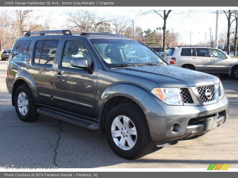 Storm Gray Metallic / Graphite 2005 Nissan Pathfinder SE 4x4