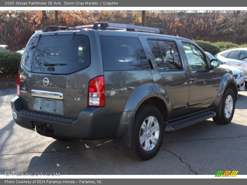 Storm Gray Metallic / Graphite 2005 Nissan Pathfinder SE 4x4