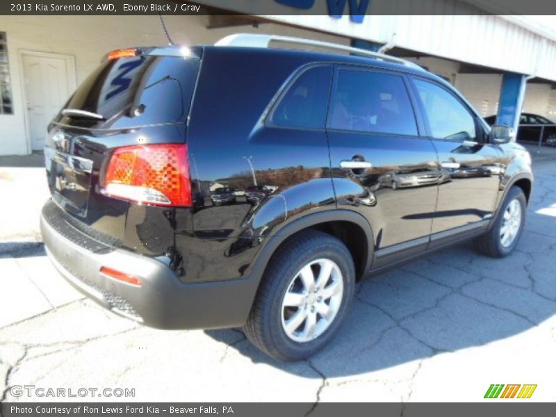 Ebony Black / Gray 2013 Kia Sorento LX AWD