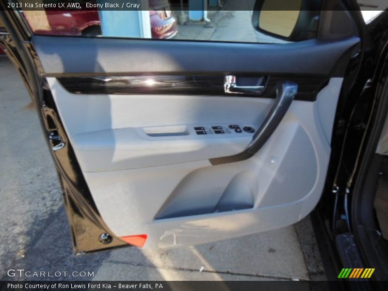 Ebony Black / Gray 2013 Kia Sorento LX AWD