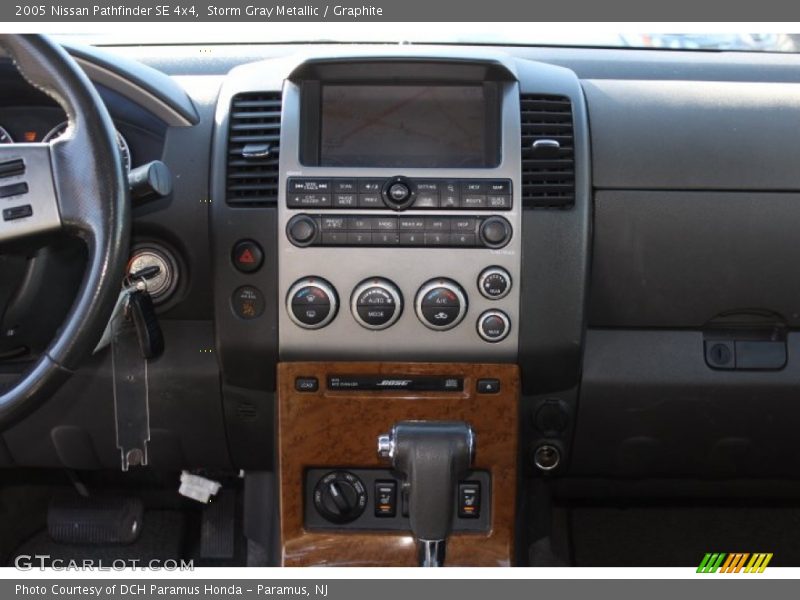 Storm Gray Metallic / Graphite 2005 Nissan Pathfinder SE 4x4