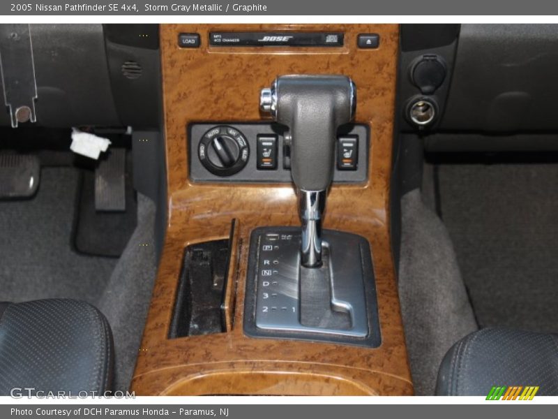 Storm Gray Metallic / Graphite 2005 Nissan Pathfinder SE 4x4