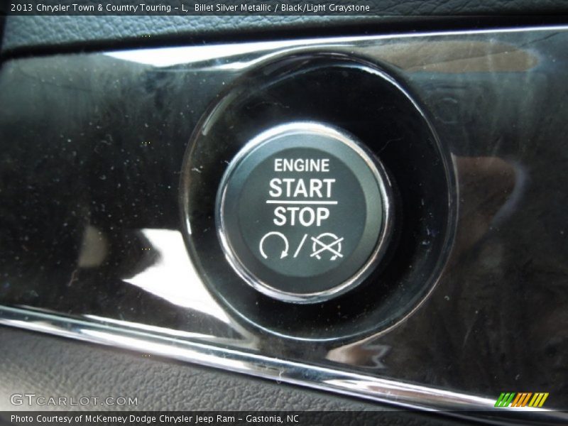 Controls of 2013 Town & Country Touring - L