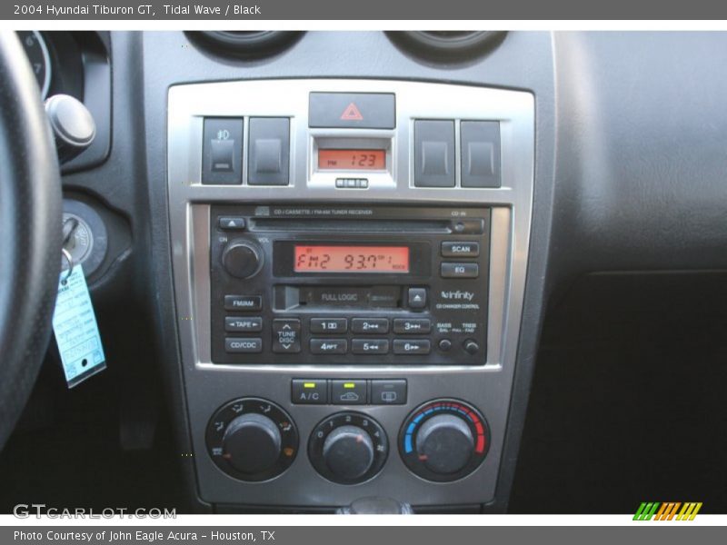 Controls of 2004 Tiburon GT