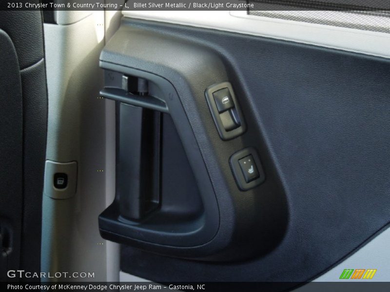 Billet Silver Metallic / Black/Light Graystone 2013 Chrysler Town & Country Touring - L