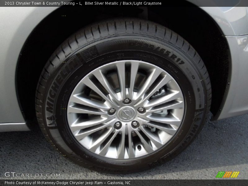  2013 Town & Country Touring - L Wheel