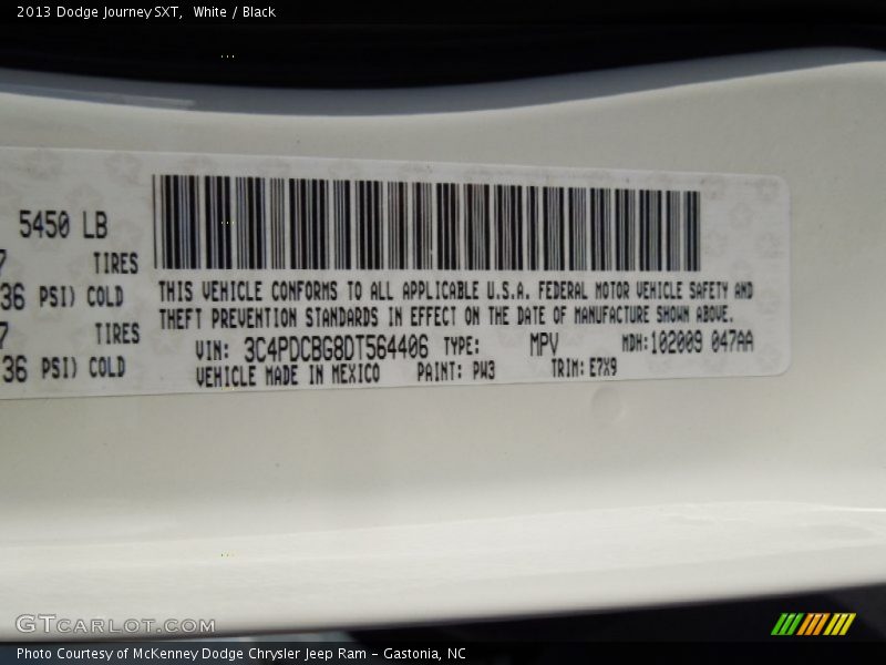 White / Black 2013 Dodge Journey SXT