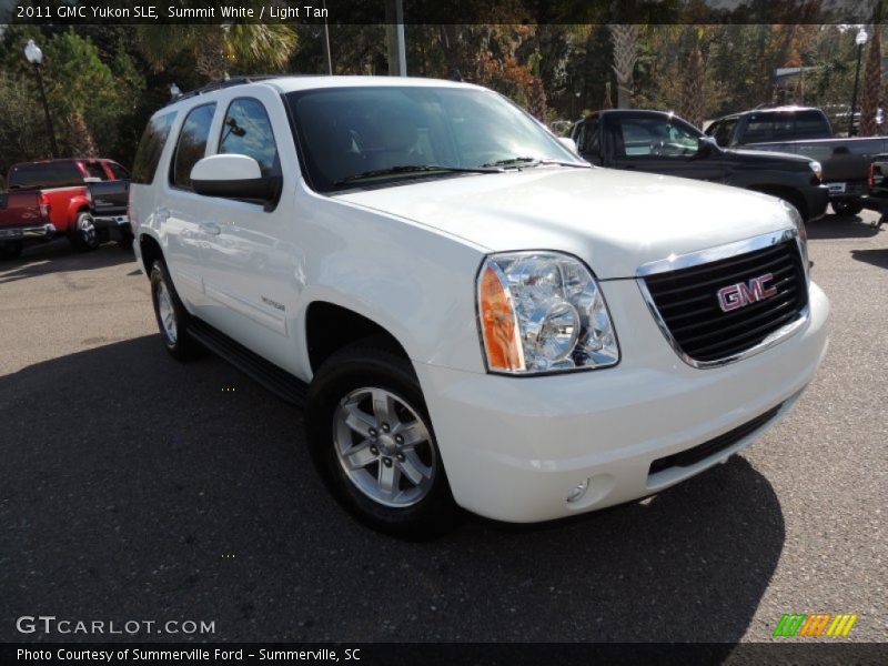 Summit White / Light Tan 2011 GMC Yukon SLE