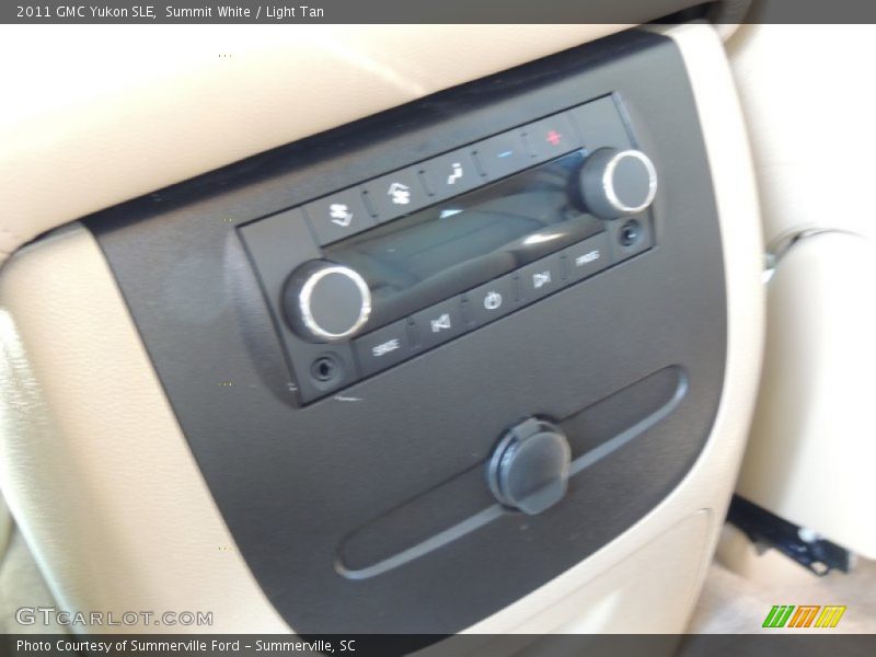 Summit White / Light Tan 2011 GMC Yukon SLE