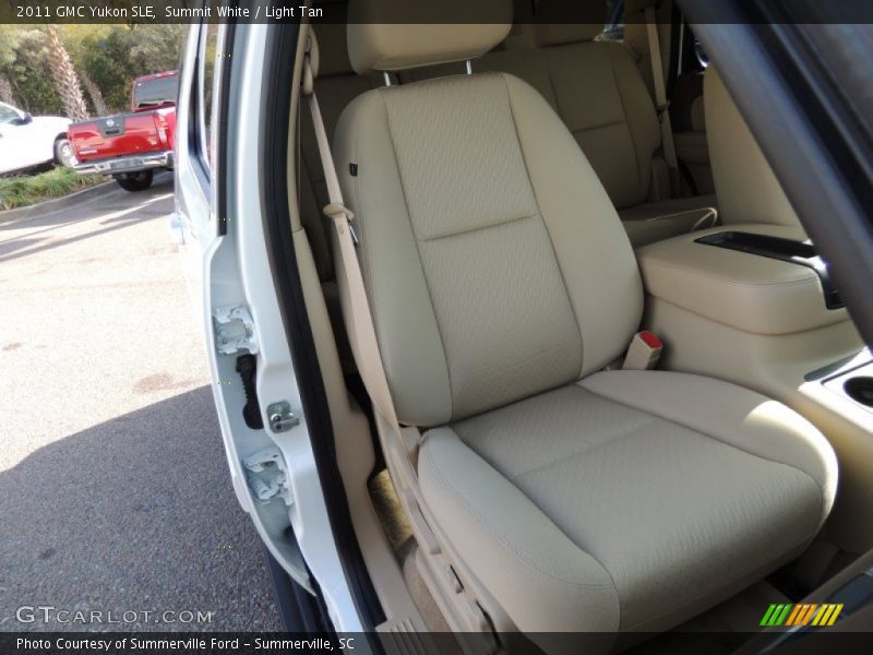 Summit White / Light Tan 2011 GMC Yukon SLE