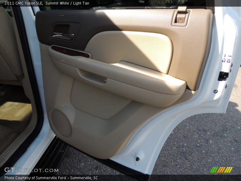Summit White / Light Tan 2011 GMC Yukon SLE