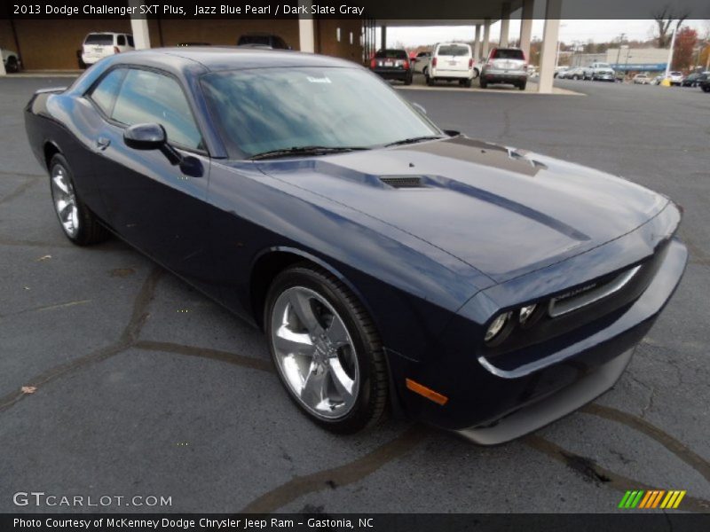 Front 3/4 View of 2013 Challenger SXT Plus