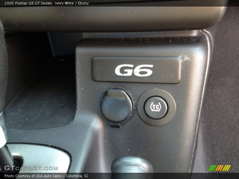 Ivory White / Ebony 2005 Pontiac G6 GT Sedan