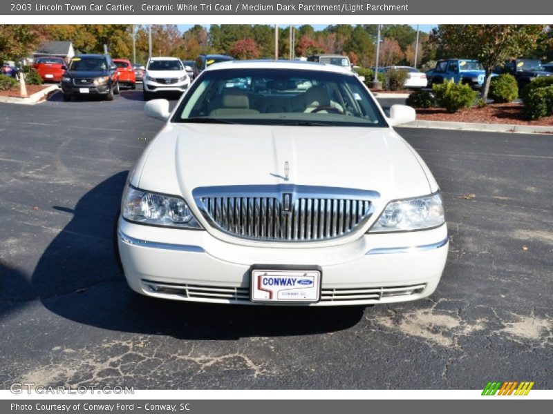 Ceramic White Tri Coat / Medium Dark Parchment/Light Parchment 2003 Lincoln Town Car Cartier