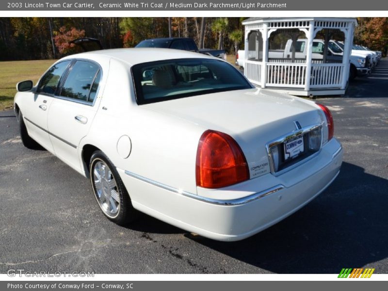 Ceramic White Tri Coat / Medium Dark Parchment/Light Parchment 2003 Lincoln Town Car Cartier