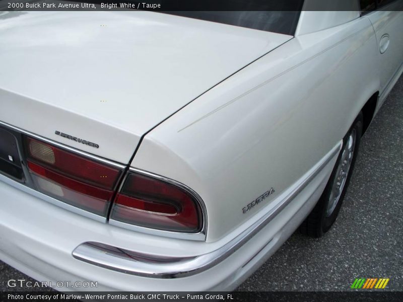 Bright White / Taupe 2000 Buick Park Avenue Ultra