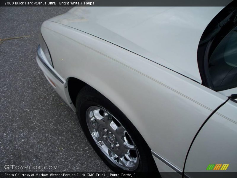 Bright White / Taupe 2000 Buick Park Avenue Ultra
