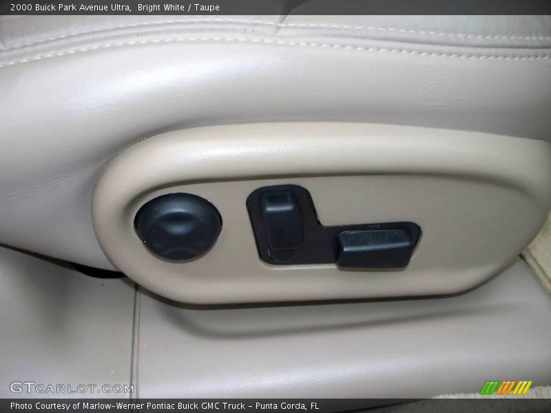 Bright White / Taupe 2000 Buick Park Avenue Ultra