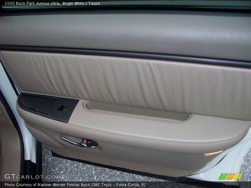 Bright White / Taupe 2000 Buick Park Avenue Ultra