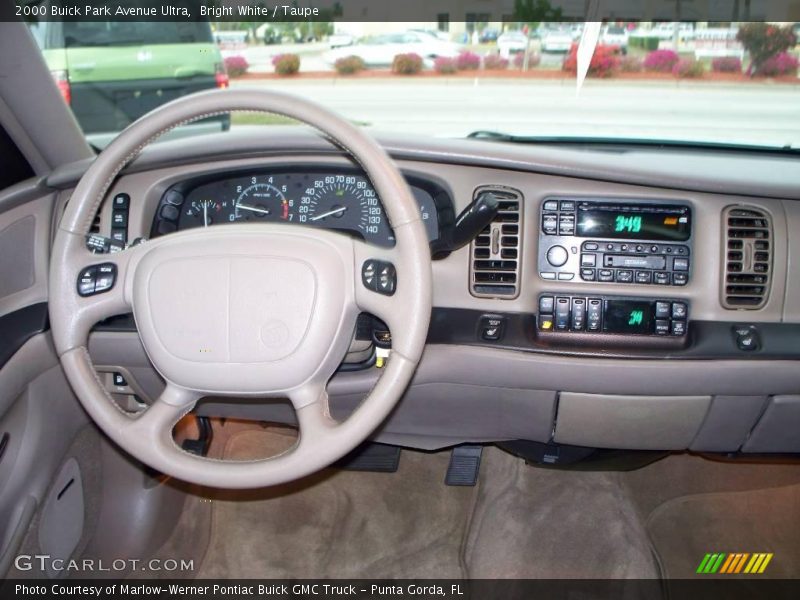 Bright White / Taupe 2000 Buick Park Avenue Ultra