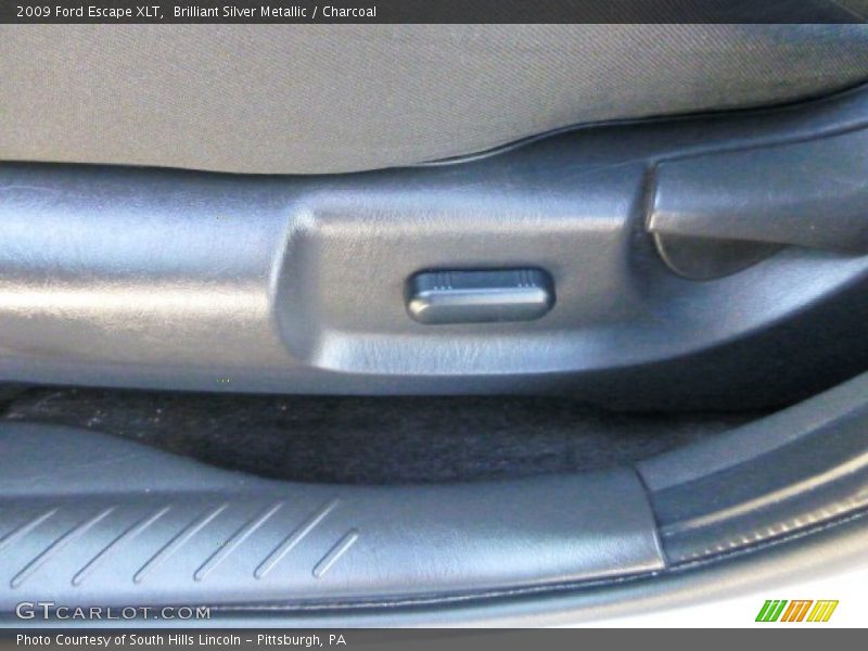 Brilliant Silver Metallic / Charcoal 2009 Ford Escape XLT