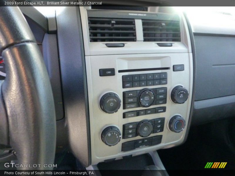 Brilliant Silver Metallic / Charcoal 2009 Ford Escape XLT