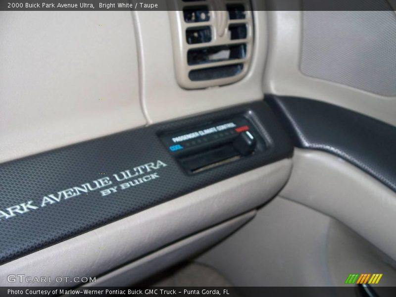 Bright White / Taupe 2000 Buick Park Avenue Ultra
