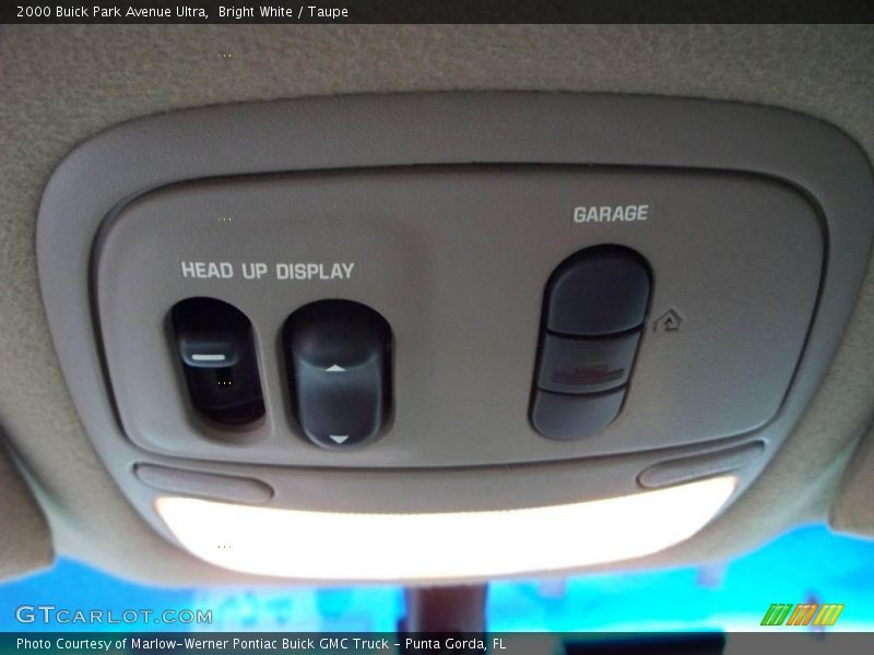 Bright White / Taupe 2000 Buick Park Avenue Ultra