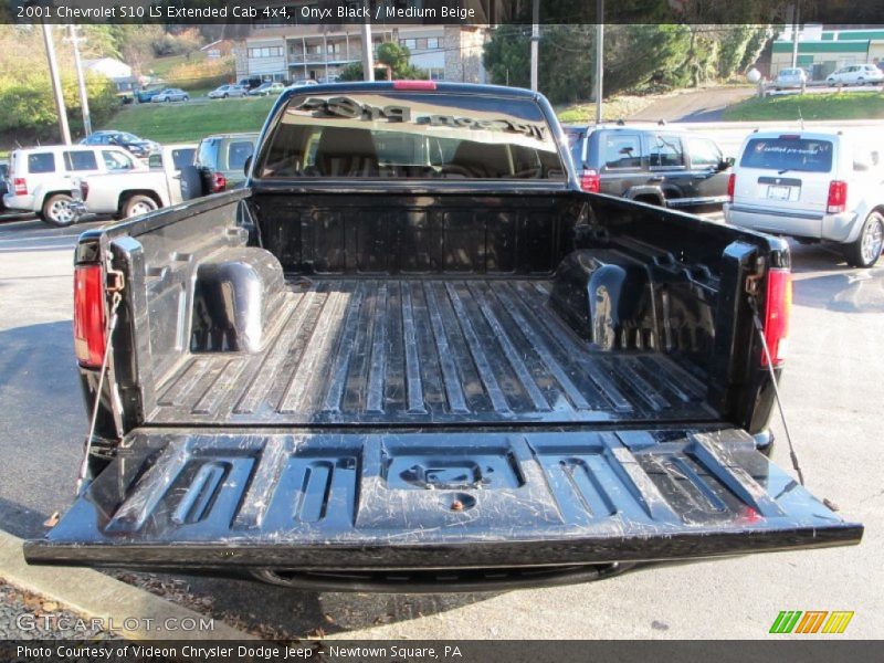 Onyx Black / Medium Beige 2001 Chevrolet S10 LS Extended Cab 4x4