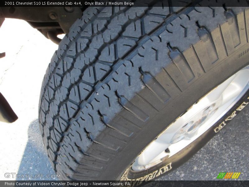 Onyx Black / Medium Beige 2001 Chevrolet S10 LS Extended Cab 4x4