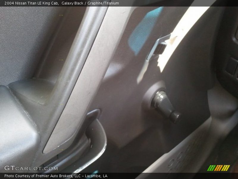 Galaxy Black / Graphite/Titanium 2004 Nissan Titan LE King Cab
