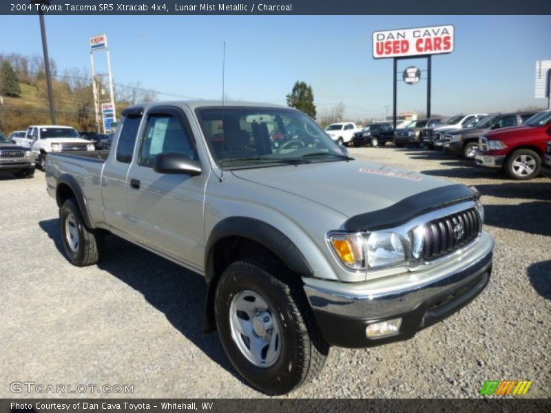 Lunar Mist Metallic / Charcoal 2004 Toyota Tacoma SR5 Xtracab 4x4