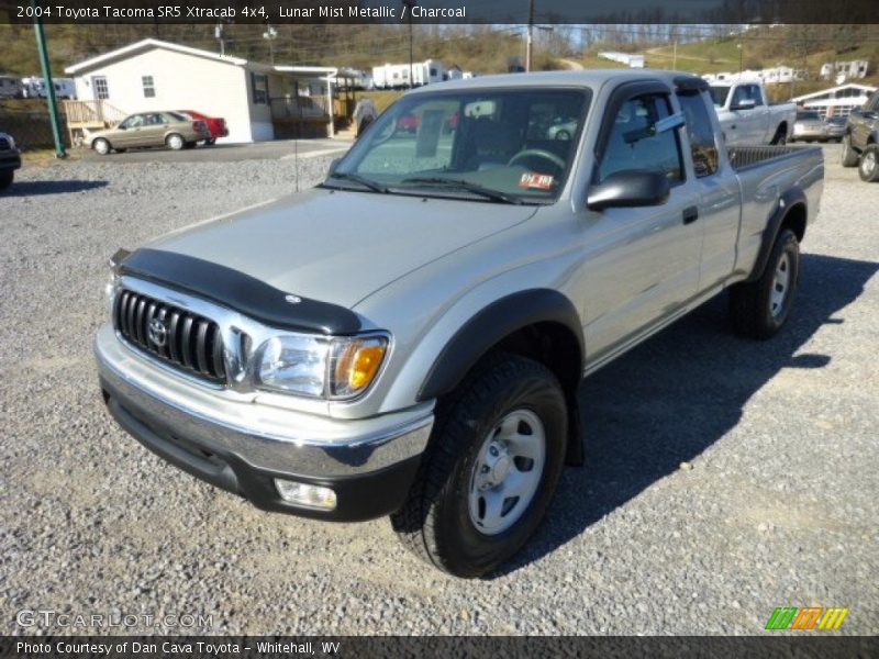 Lunar Mist Metallic / Charcoal 2004 Toyota Tacoma SR5 Xtracab 4x4