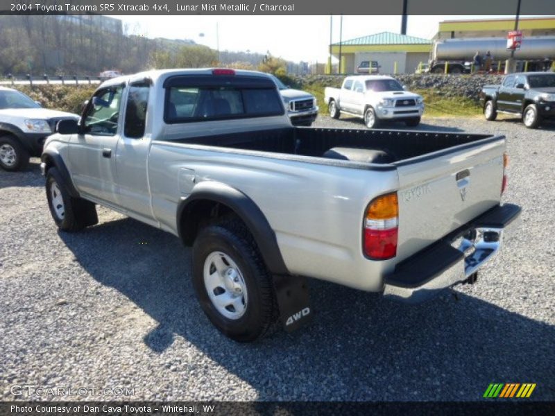 Lunar Mist Metallic / Charcoal 2004 Toyota Tacoma SR5 Xtracab 4x4