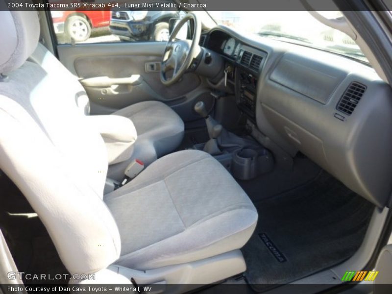 Lunar Mist Metallic / Charcoal 2004 Toyota Tacoma SR5 Xtracab 4x4