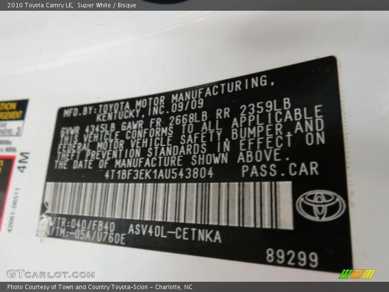 Super White / Bisque 2010 Toyota Camry LE
