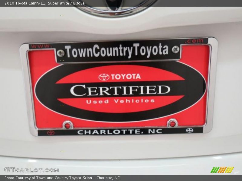 Super White / Bisque 2010 Toyota Camry LE