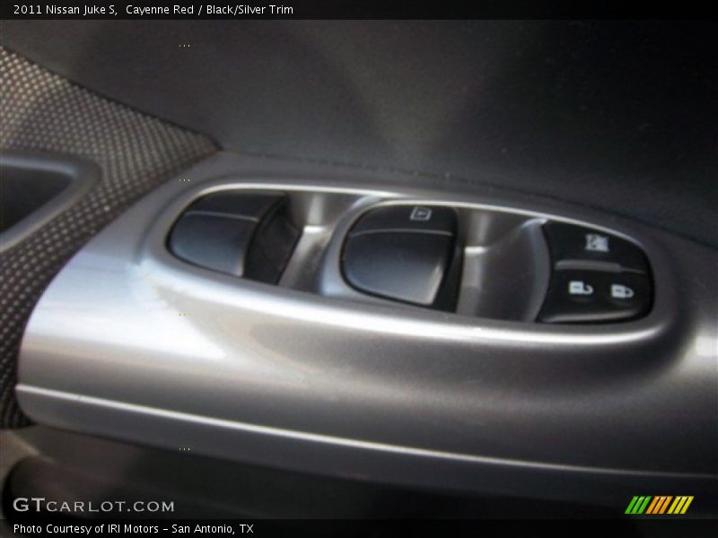 Cayenne Red / Black/Silver Trim 2011 Nissan Juke S