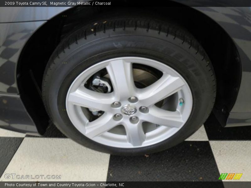 Magnetic Gray Metallic / Charcoal 2009 Toyota Camry SE