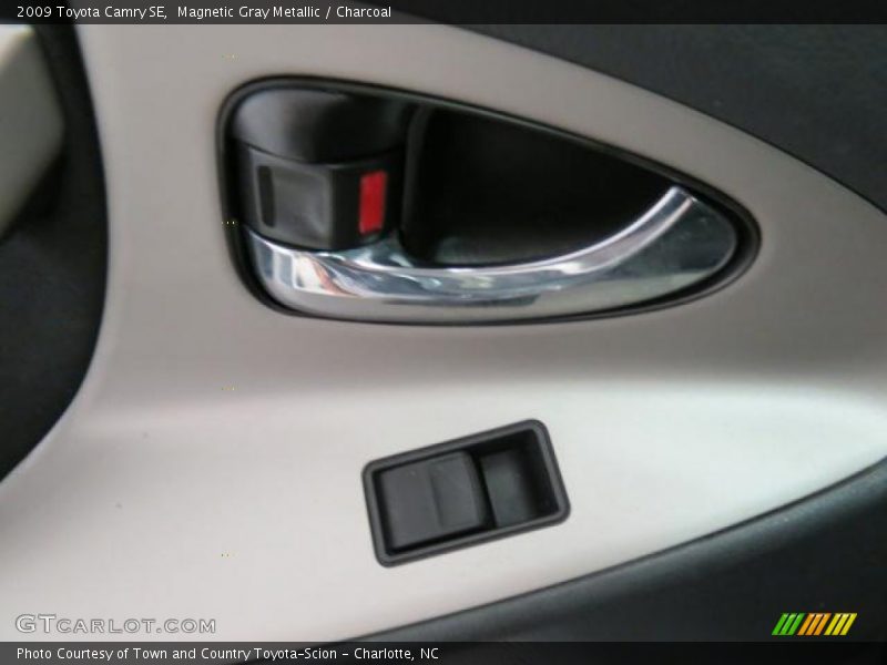Magnetic Gray Metallic / Charcoal 2009 Toyota Camry SE