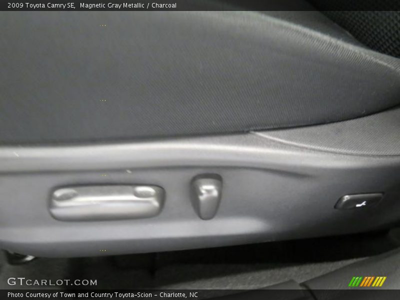 Magnetic Gray Metallic / Charcoal 2009 Toyota Camry SE