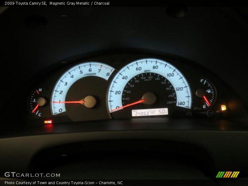 Magnetic Gray Metallic / Charcoal 2009 Toyota Camry SE