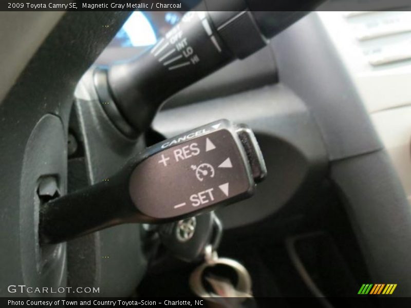 Magnetic Gray Metallic / Charcoal 2009 Toyota Camry SE