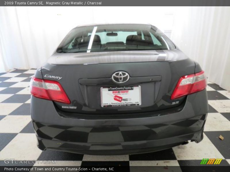 Magnetic Gray Metallic / Charcoal 2009 Toyota Camry SE