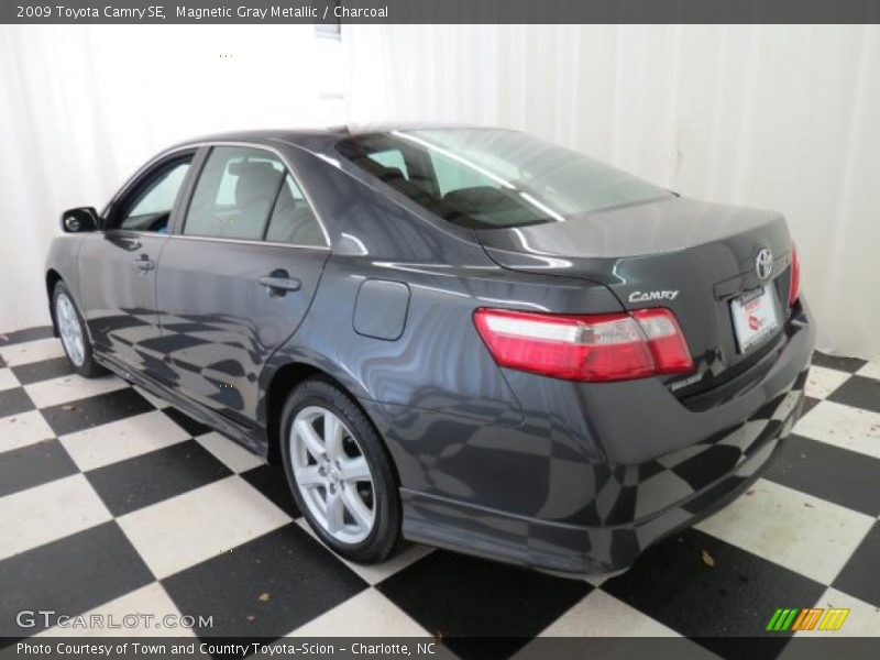 Magnetic Gray Metallic / Charcoal 2009 Toyota Camry SE