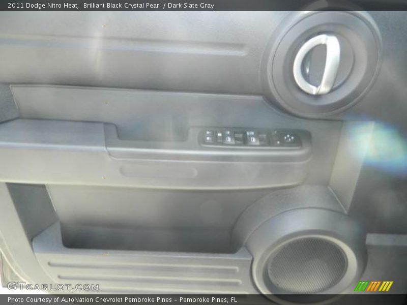 Brilliant Black Crystal Pearl / Dark Slate Gray 2011 Dodge Nitro Heat